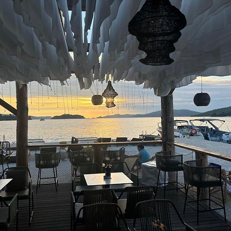 Apartment Agnes With 63 M2 Rooftop Terrace, Grill And Pool Okrug Gornji Dış mekan fotoğraf