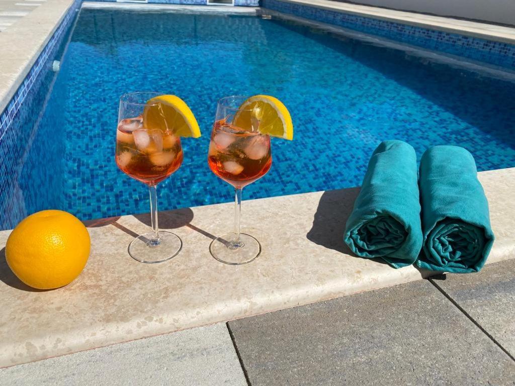Apartment Agnes With 63 M2 Rooftop Terrace, Grill And Pool Okrug Gornji Dış mekan fotoğraf
