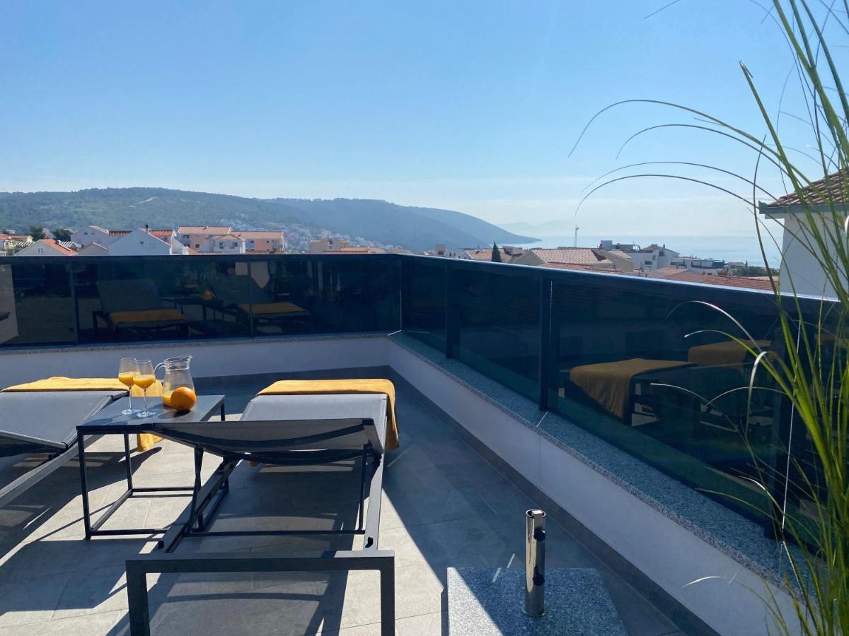 Apartment Agnes With 63 M2 Rooftop Terrace, Grill And Pool Okrug Gornji Dış mekan fotoğraf