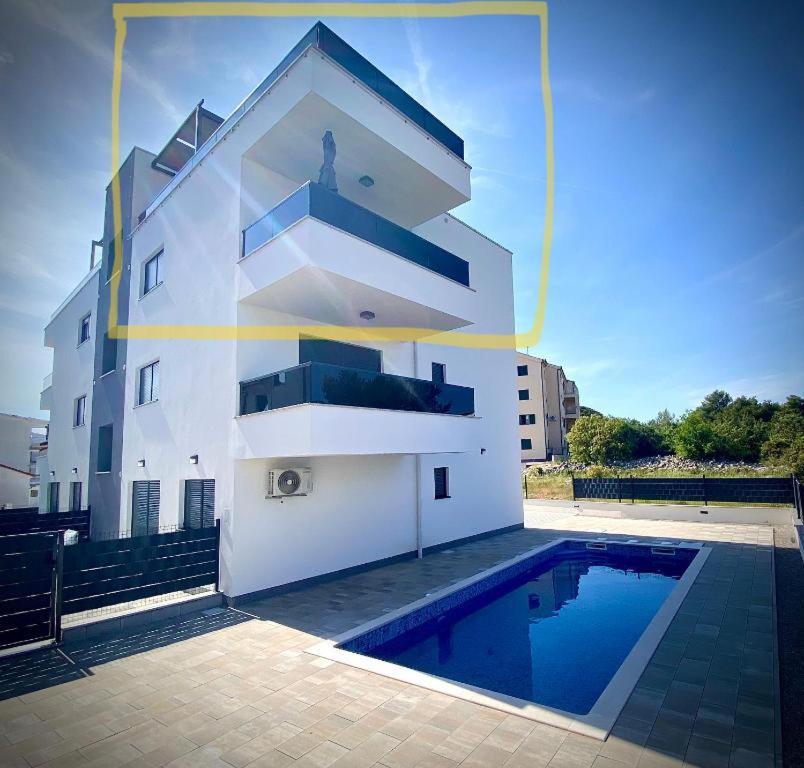 Apartment Agnes With 63 M2 Rooftop Terrace, Grill And Pool Okrug Gornji Dış mekan fotoğraf