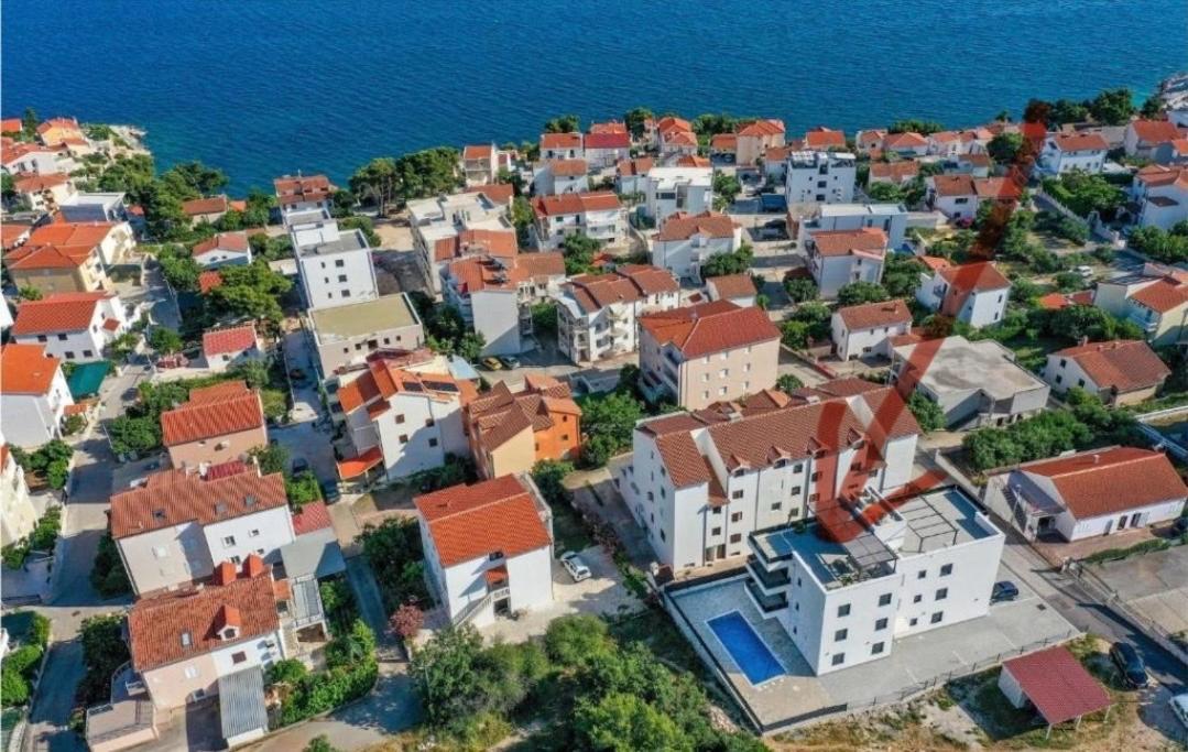 Apartment Agnes With 63 M2 Rooftop Terrace, Grill And Pool Okrug Gornji Dış mekan fotoğraf